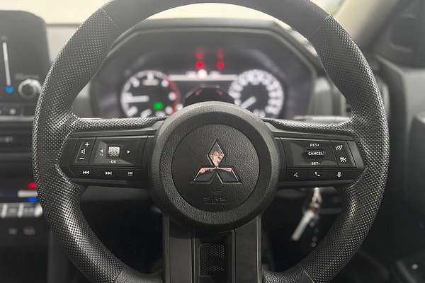 2024 Mitsubishi Triton GLX MV 4X4