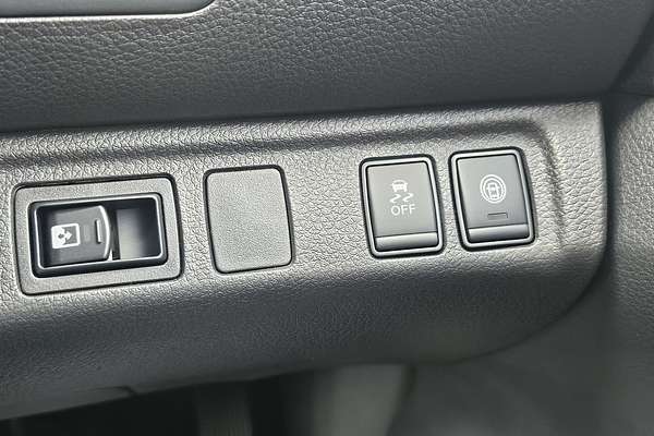 2025 Nissan Navara ST-X D23 Rear Wheel Drive
