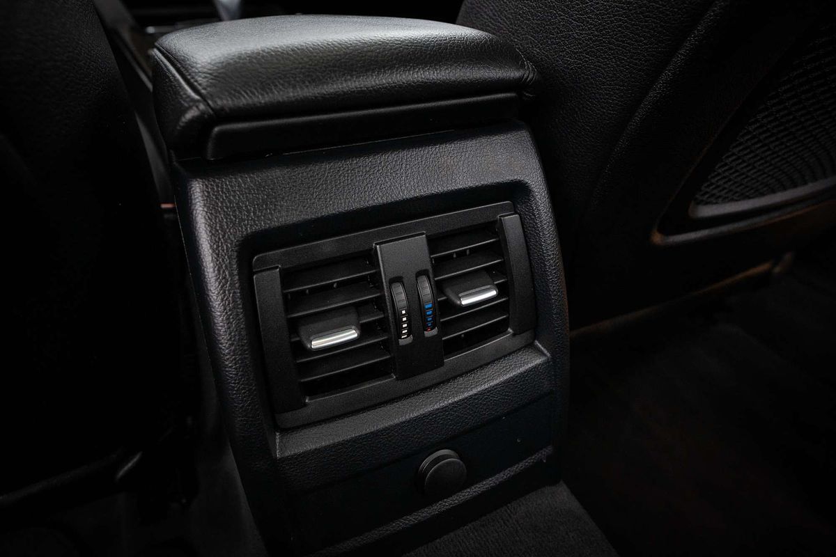 2014 BMW 3 Series 320i Luxury Line F30