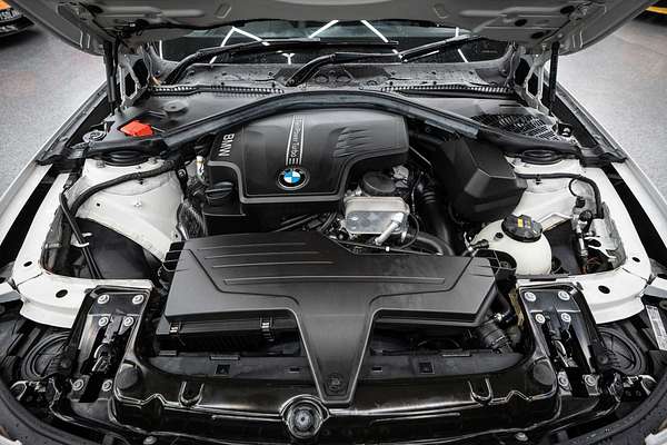 2014 BMW 3 Series 320i Luxury Line F30