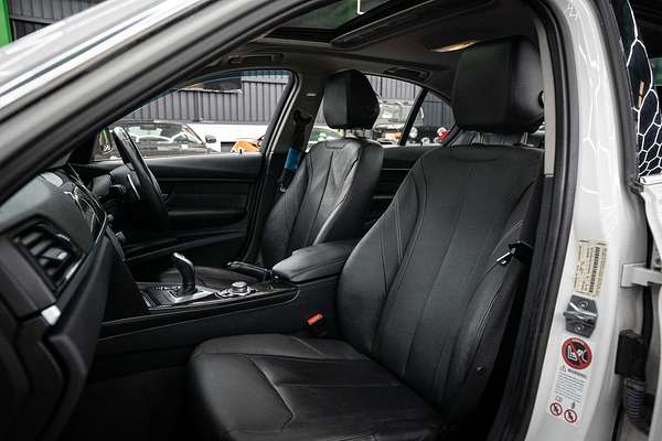 2014 BMW 3 Series 320i Luxury Line F30