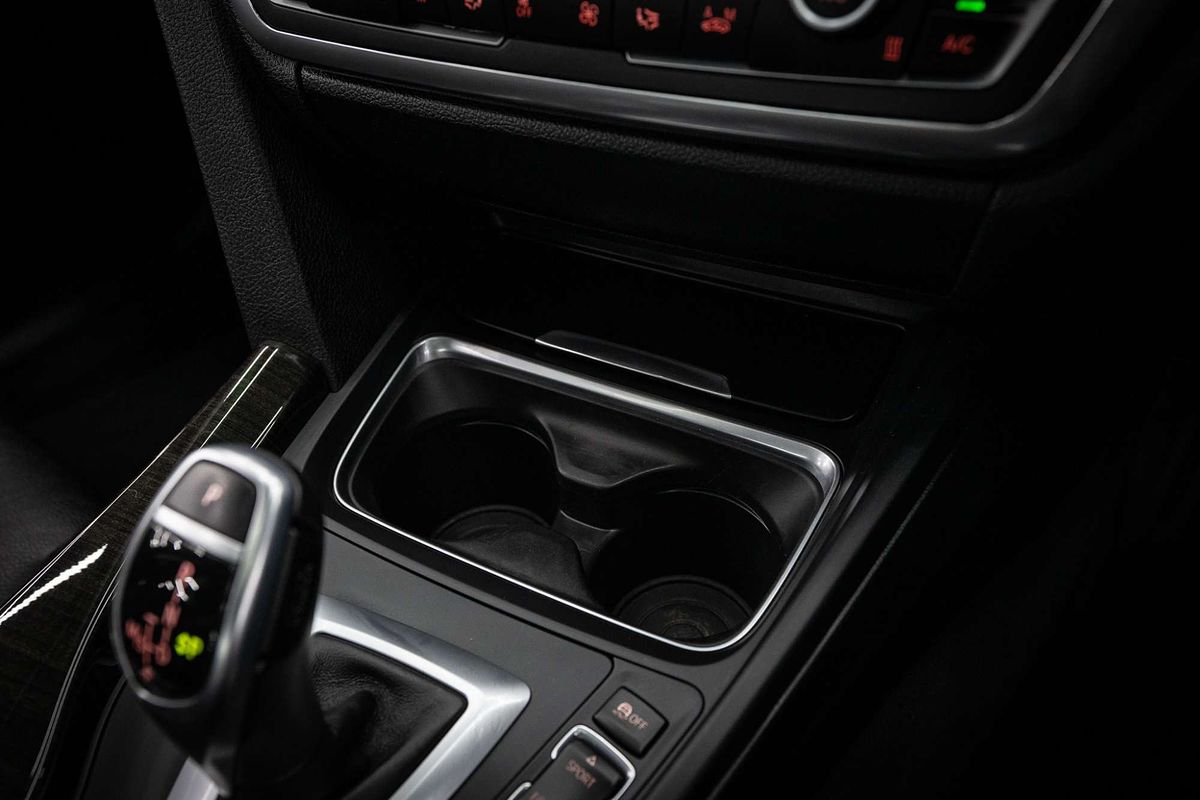 2014 BMW 3 Series 320i Luxury Line F30