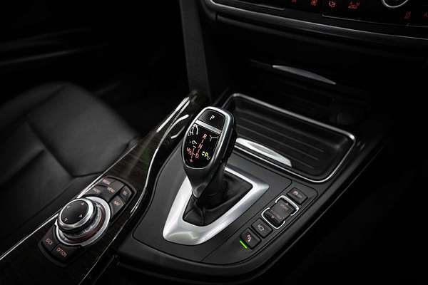 2014 BMW 3 Series 320i Luxury Line F30