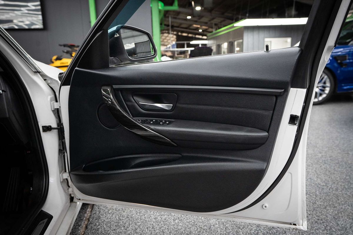 2014 BMW 3 Series 320i Luxury Line F30