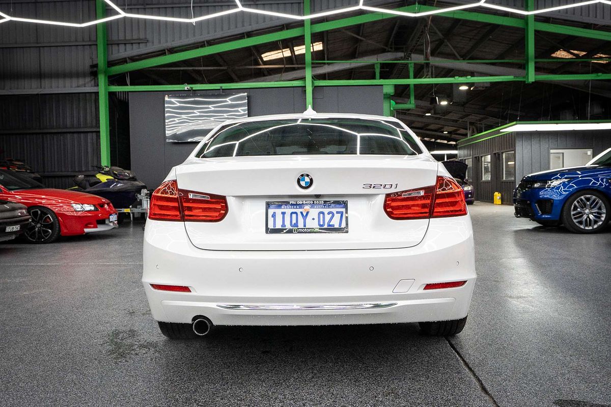 2014 BMW 3 Series 320i Luxury Line F30