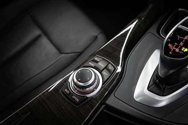 2014 BMW 3 Series 320i Luxury Line F30