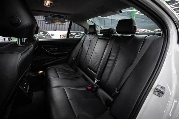2014 BMW 3 Series 320i Luxury Line F30