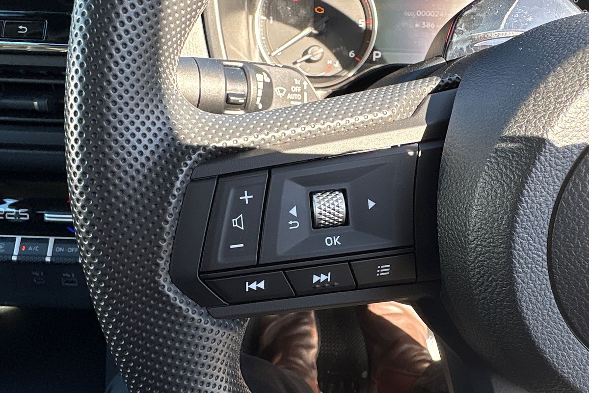 2025 Mitsubishi Triton GLX MV 4X4