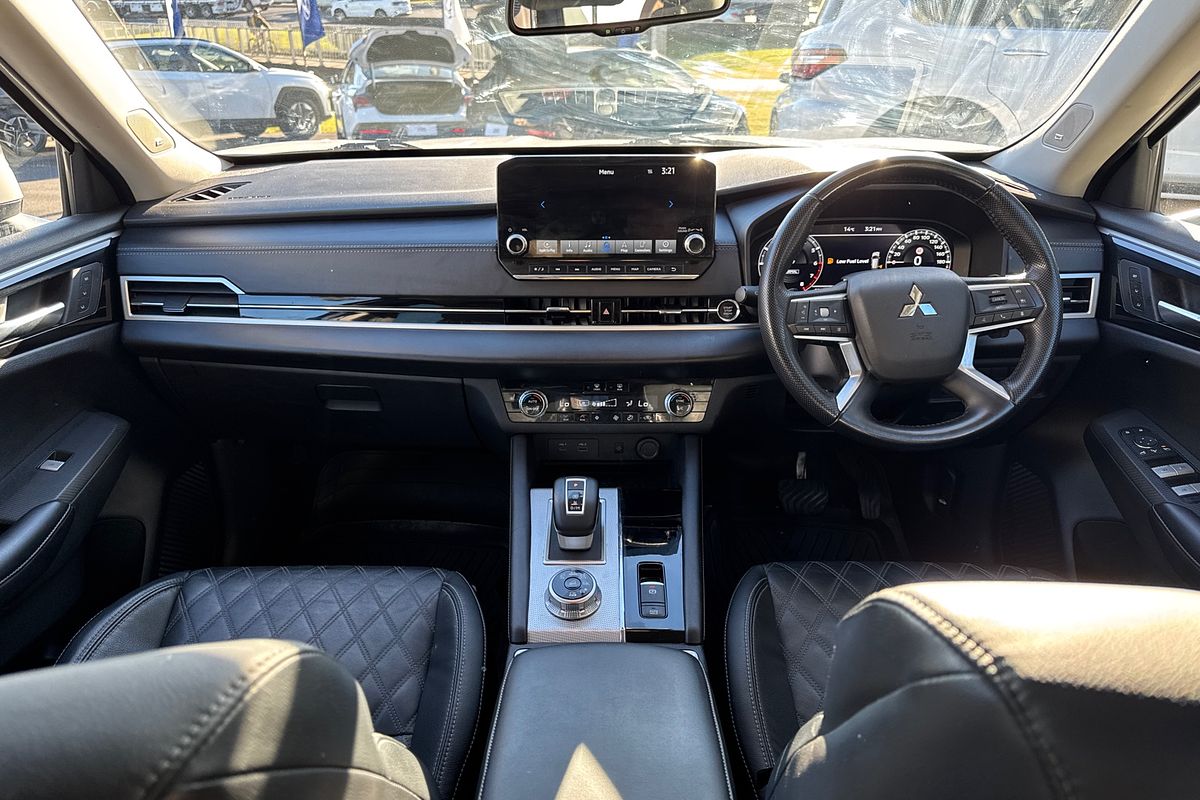 2021 Mitsubishi Outlander Exceed ZM