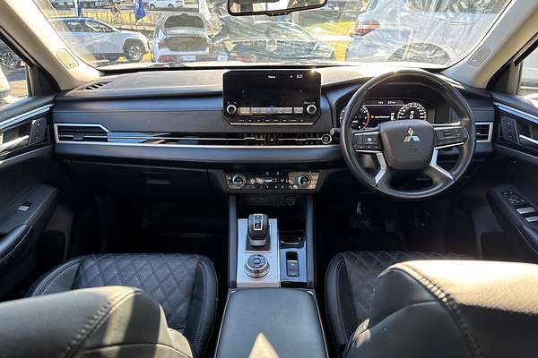 2021 Mitsubishi Outlander Exceed ZM
