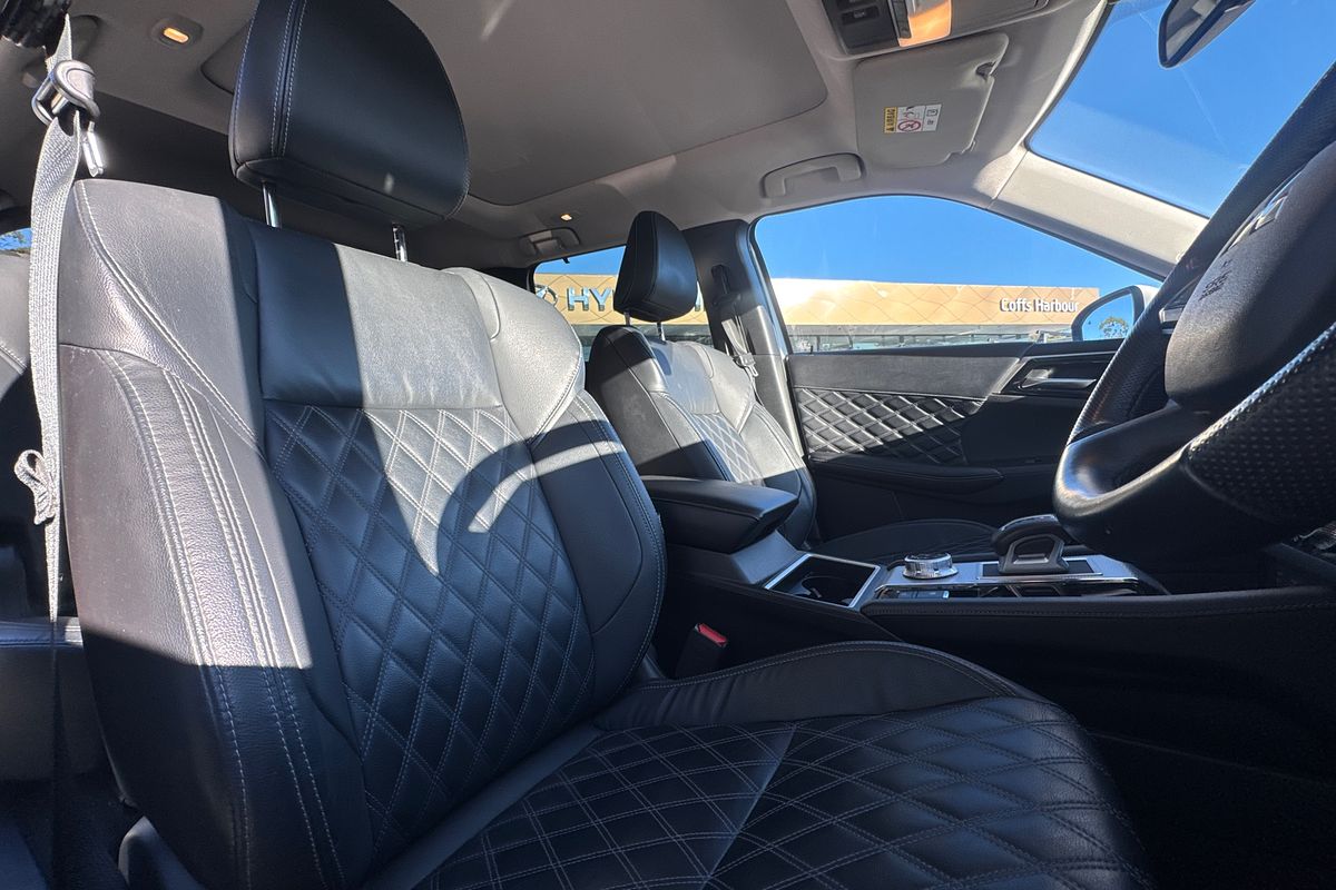 2021 Mitsubishi Outlander Exceed ZM