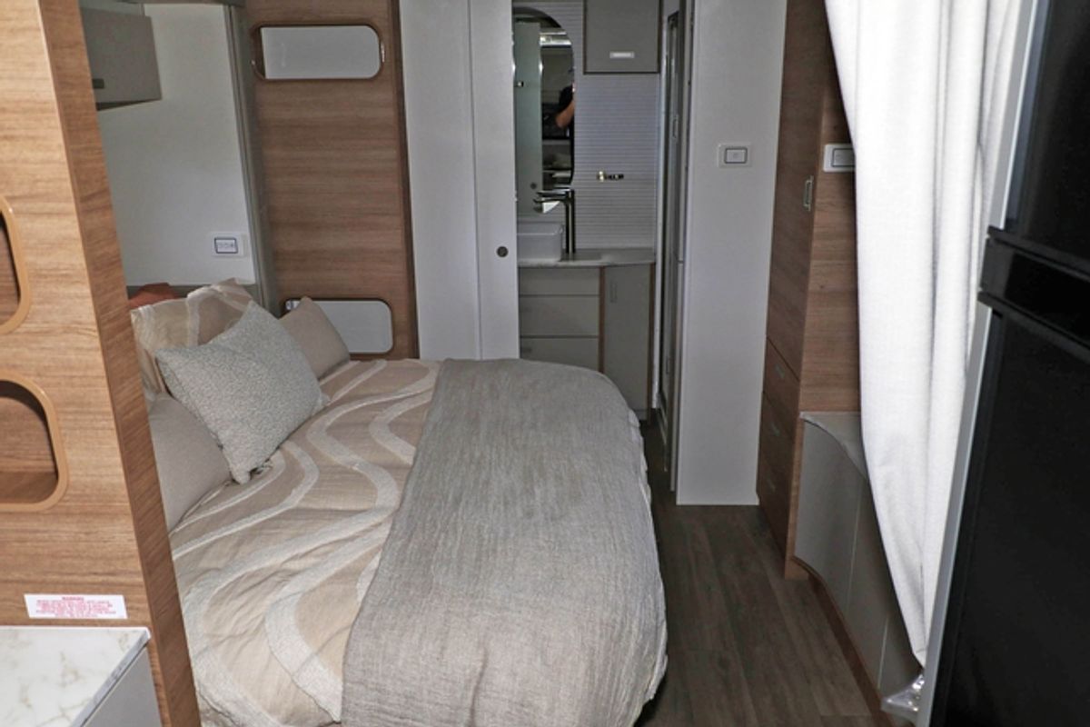 2025 Jayco SILVERLINE CARAVAN 21.65-3.SL-MY25