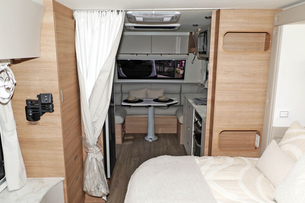 2025 Jayco SILVERLINE CARAVAN 21.65-3.SL-MY25