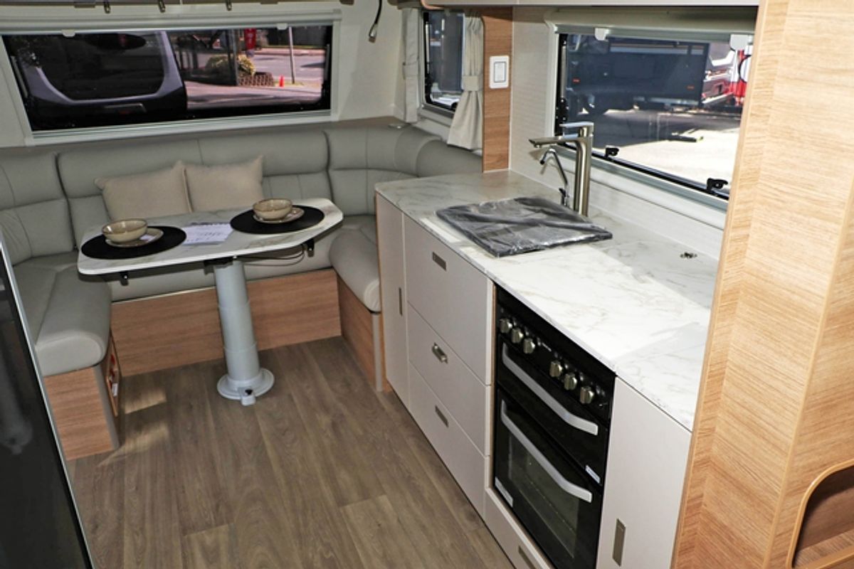 2025 Jayco SILVERLINE CARAVAN 21.65-3.SL-MY25