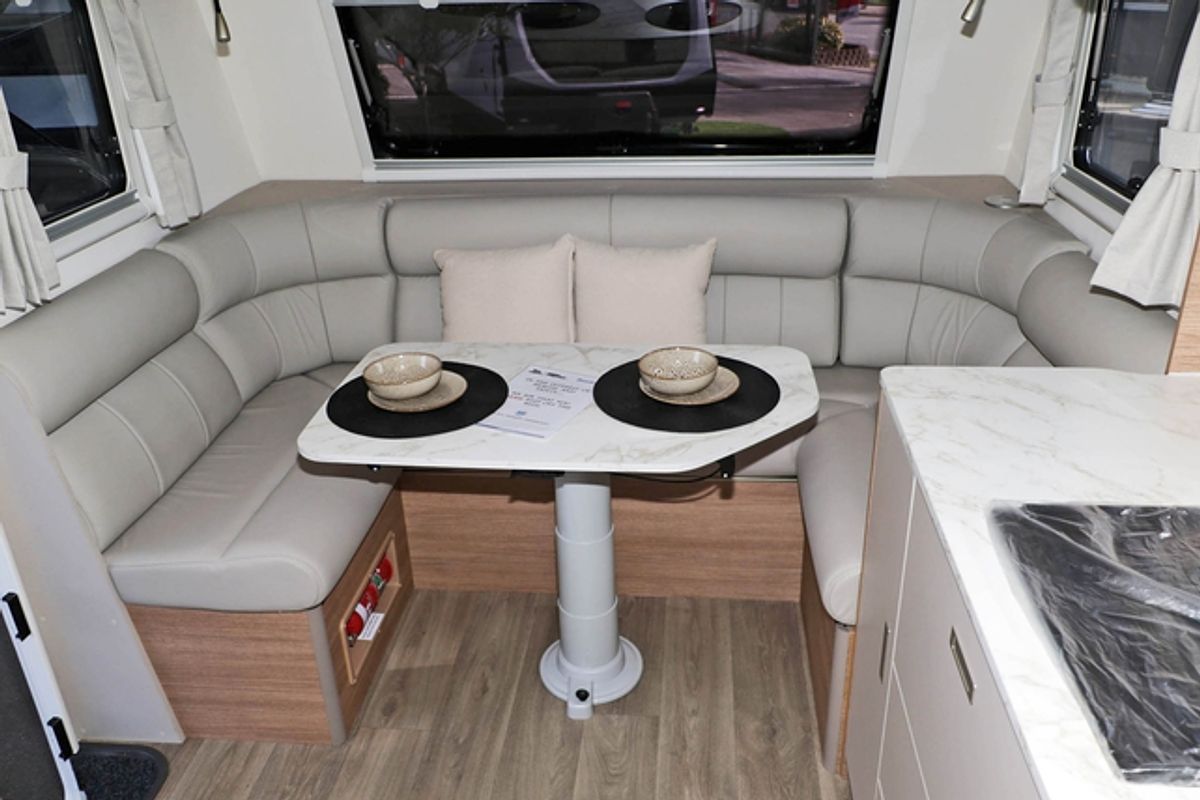 2025 Jayco SILVERLINE CARAVAN 21.65-3.SL-MY25