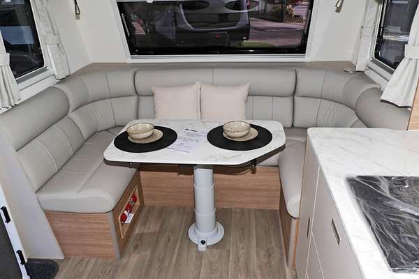 2025 Jayco SILVERLINE CARAVAN 21.65-3.SL-MY25