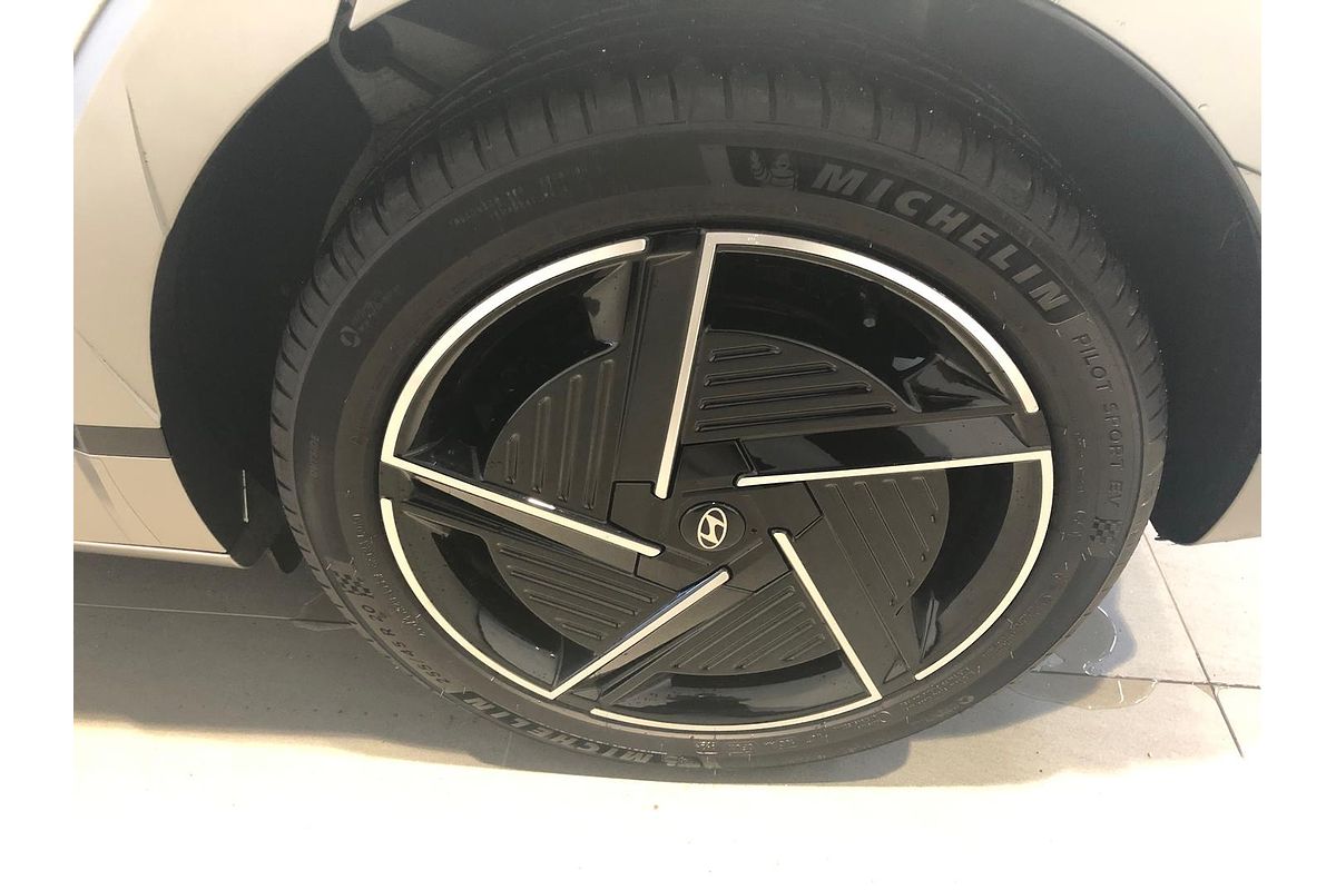 2025 Hyundai IONIQ 5 EPIQ NE.V5