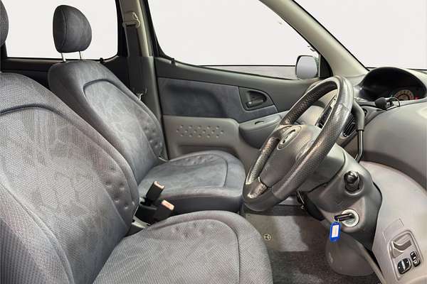 2000 Toyota Funcargo G