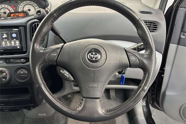 2000 Toyota Funcargo G