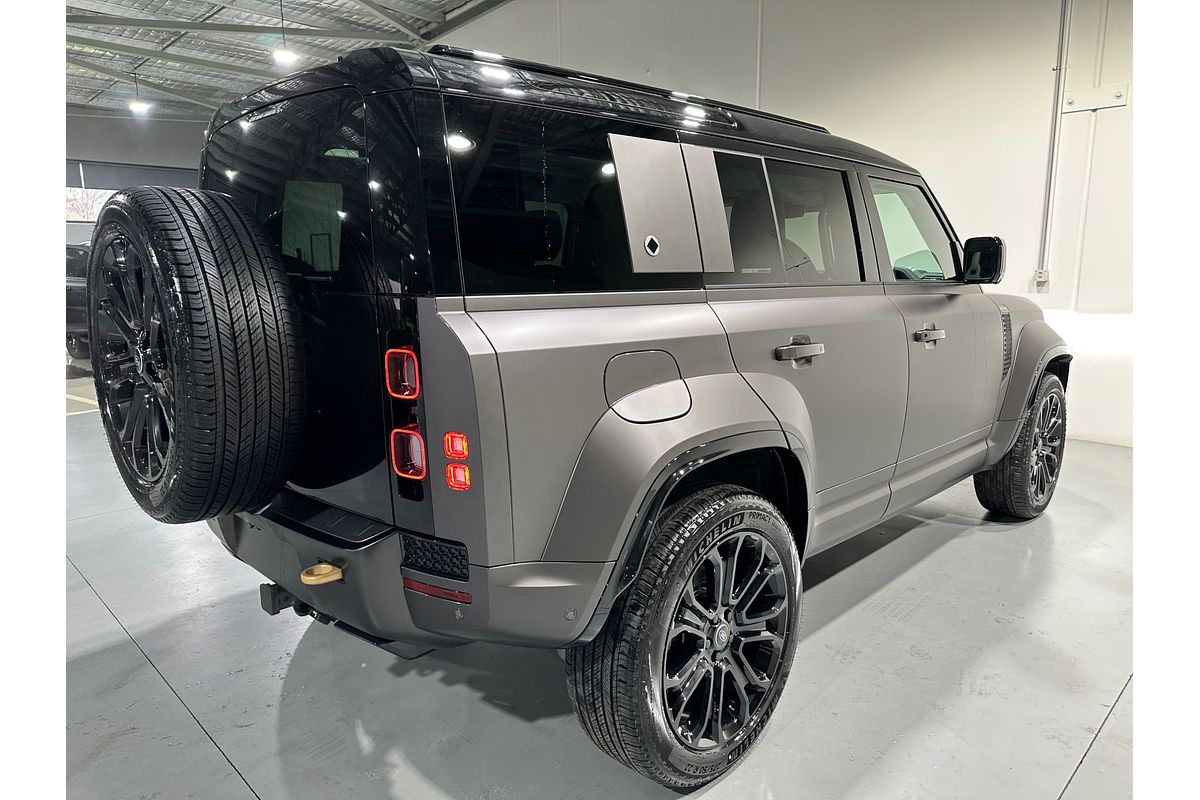2025 Land Rover Defender 110 P635 OCTA L663