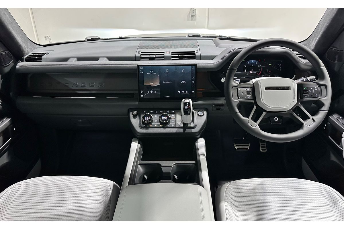 2025 Land Rover Defender 110 P635 OCTA L663
