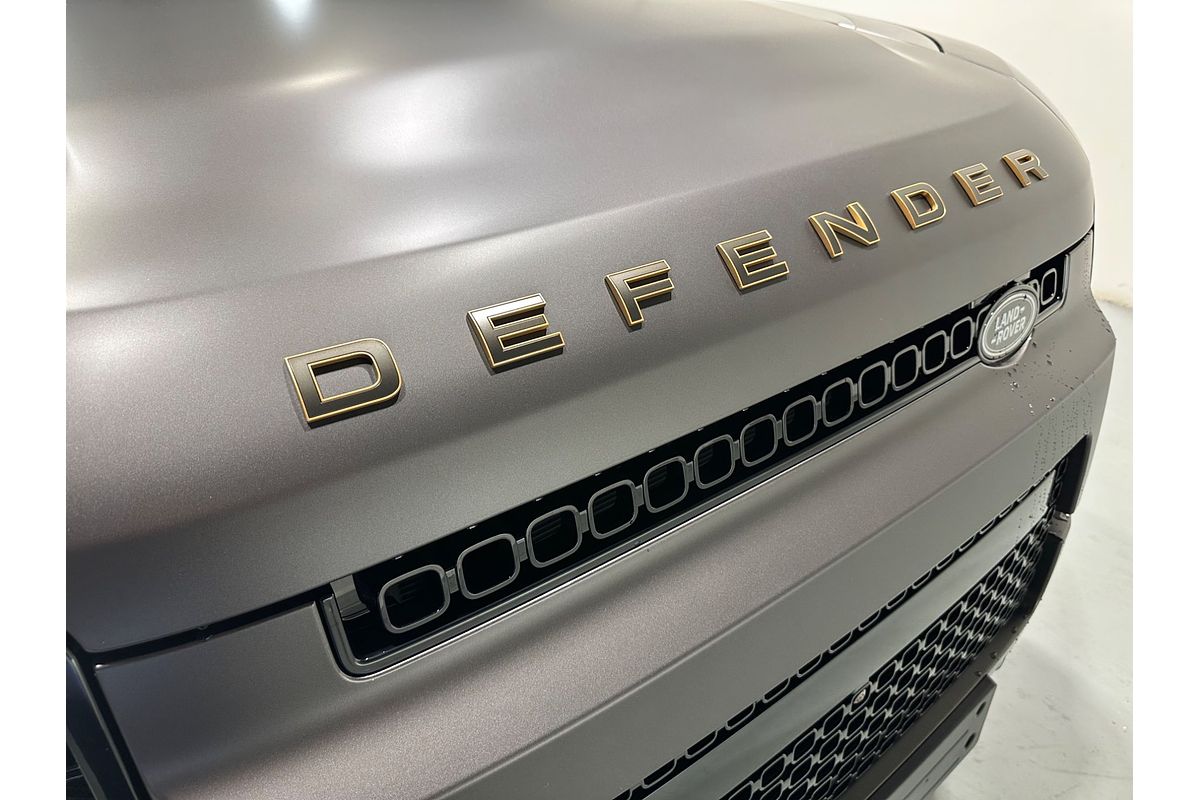 2025 Land Rover Defender 110 P635 OCTA L663