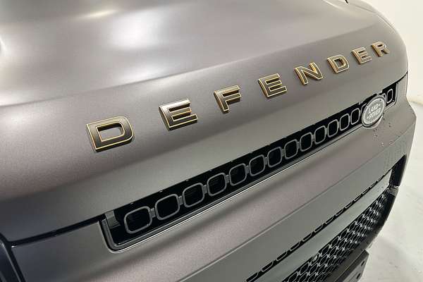 2025 Land Rover Defender 110 P635 OCTA L663