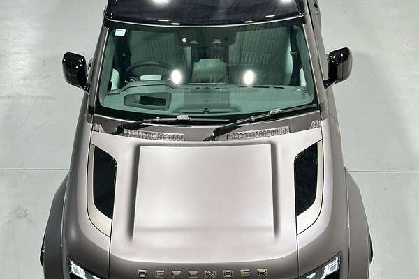 2025 Land Rover Defender 110 P635 OCTA L663