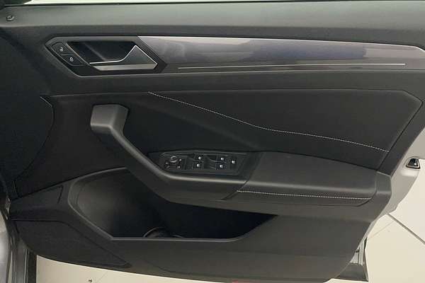 2022 Volkswagen T-Roc 110TSI Style D11