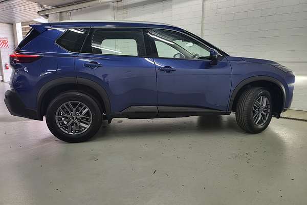 2025 Nissan X-TRAIL ST T33