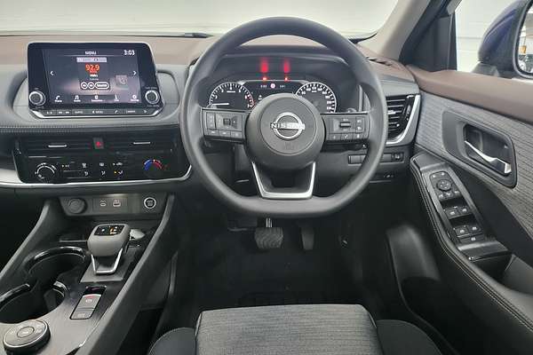 2025 Nissan X-TRAIL ST T33