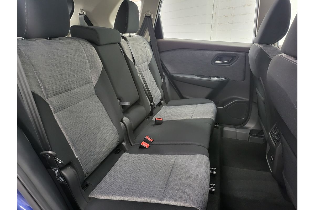 2025 Nissan X-TRAIL ST T33