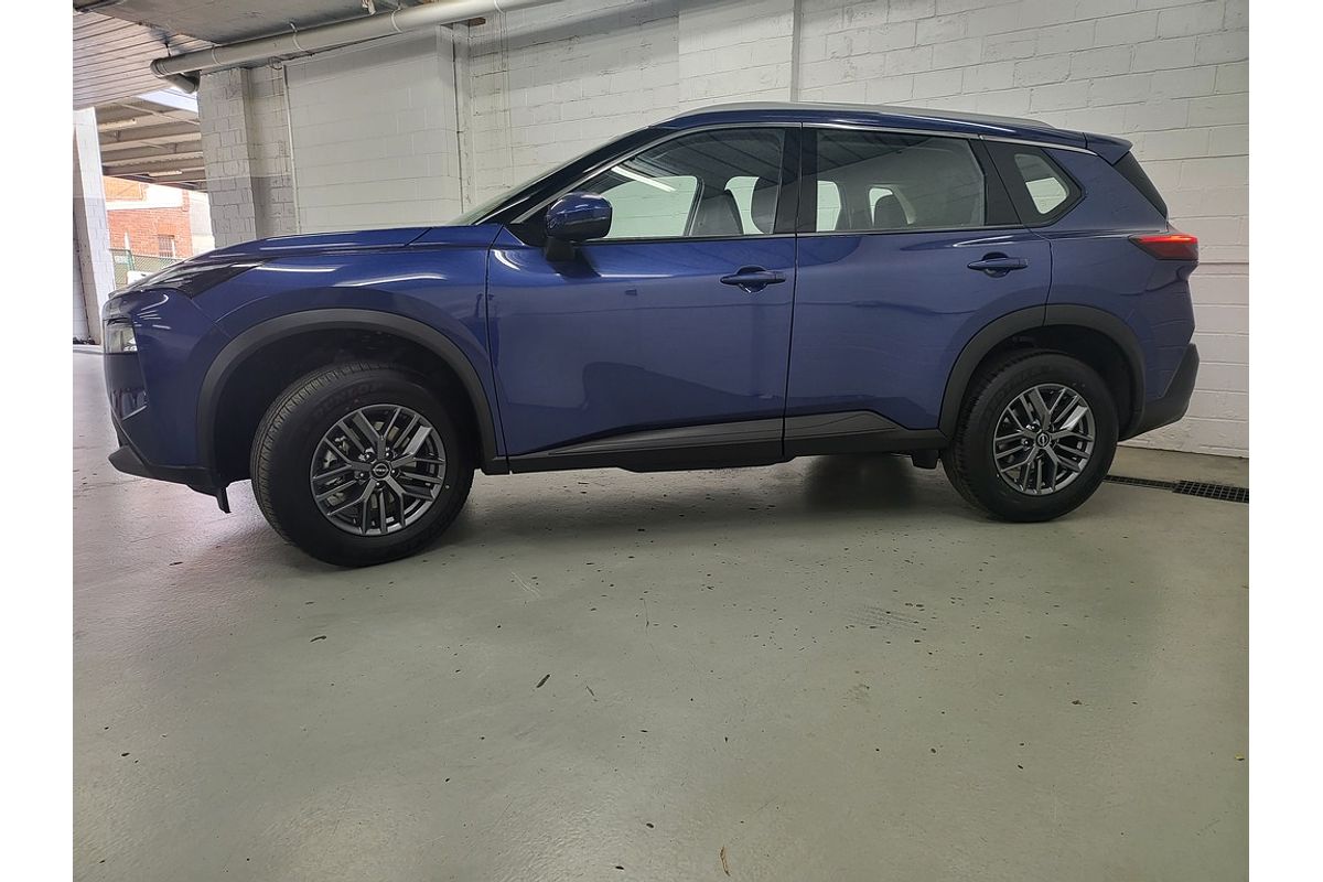 2025 Nissan X-TRAIL ST T33