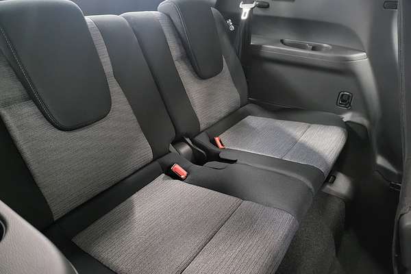 2025 Nissan X-TRAIL ST T33