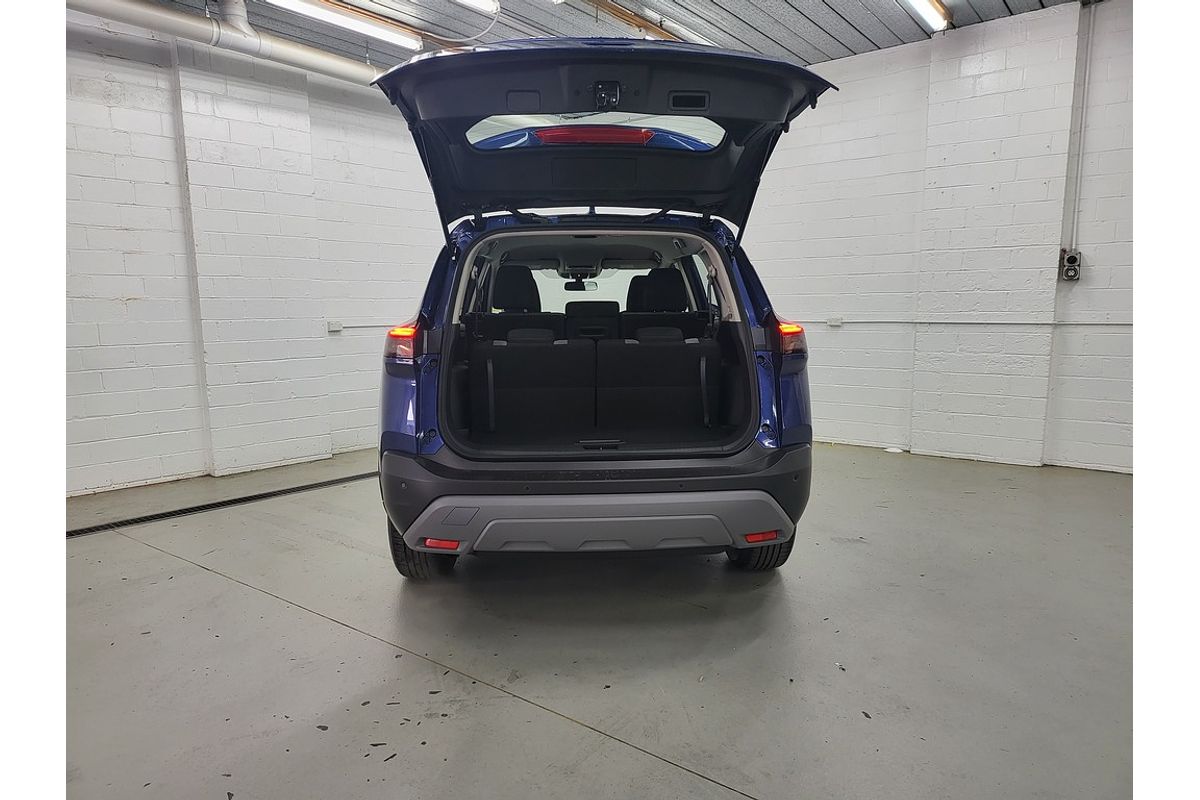 2025 Nissan X-TRAIL ST T33