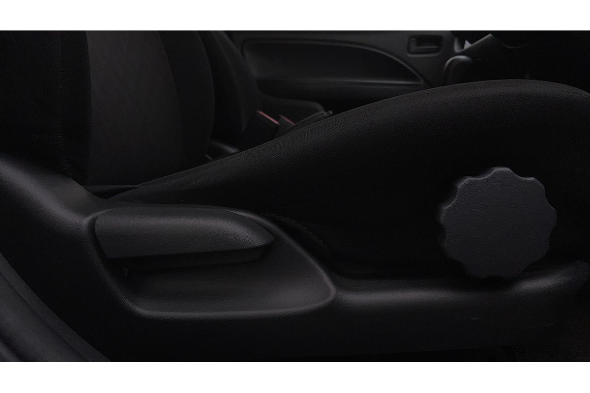 2021 Mitsubishi Mirage ES LB