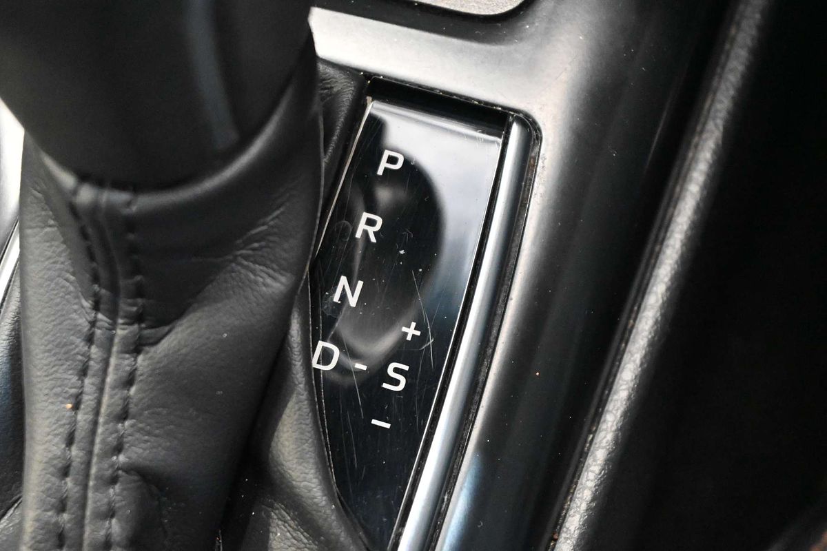 2019 Toyota Camry SL GSV70R