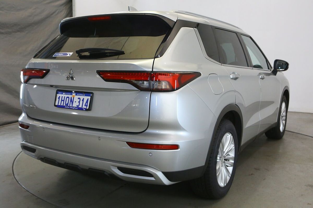 2022 Mitsubishi Outlander LS ZM