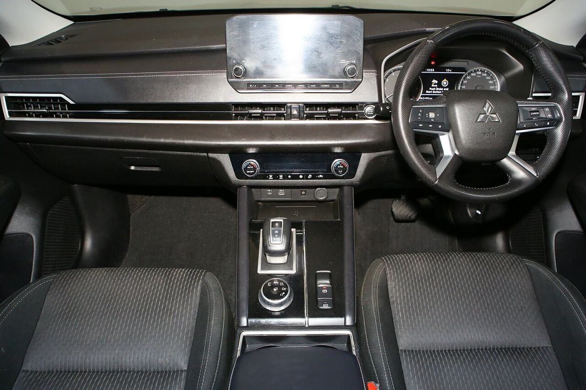 2022 Mitsubishi Outlander LS ZM
