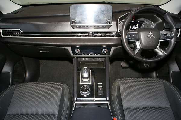 2022 Mitsubishi Outlander LS ZM