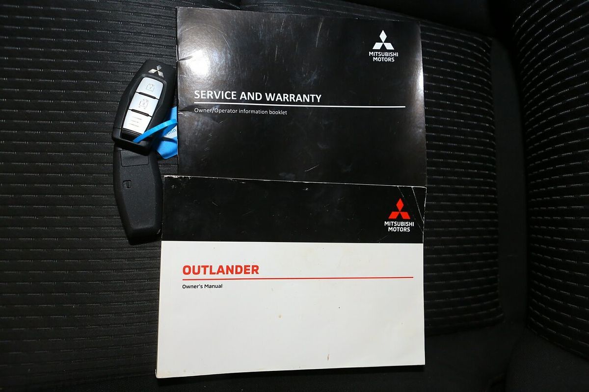 2022 Mitsubishi Outlander LS ZM