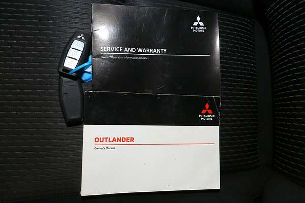 2022 Mitsubishi Outlander LS ZM