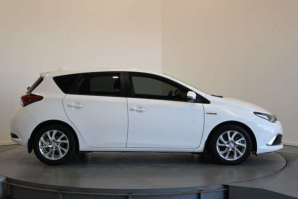 2017 Toyota Corolla Hybrid ZWE186R