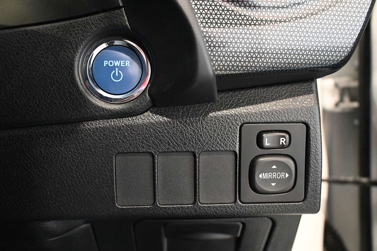 2017 Toyota Corolla Hybrid ZWE186R