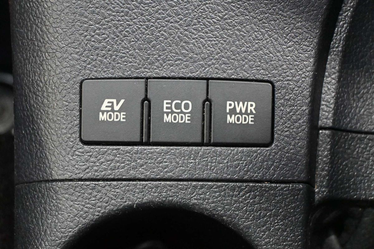 2017 Toyota Corolla Hybrid ZWE186R