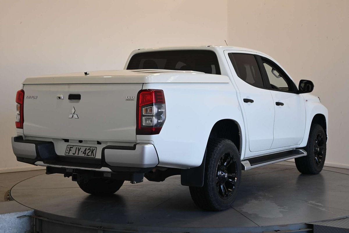 2018 Mitsubishi Triton GLX MR 4X4