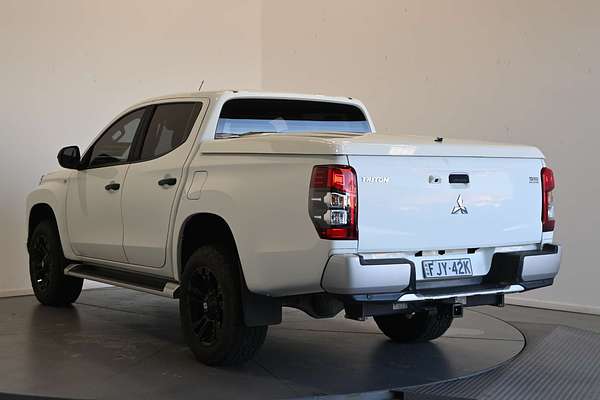 2018 Mitsubishi Triton GLX MR 4X4