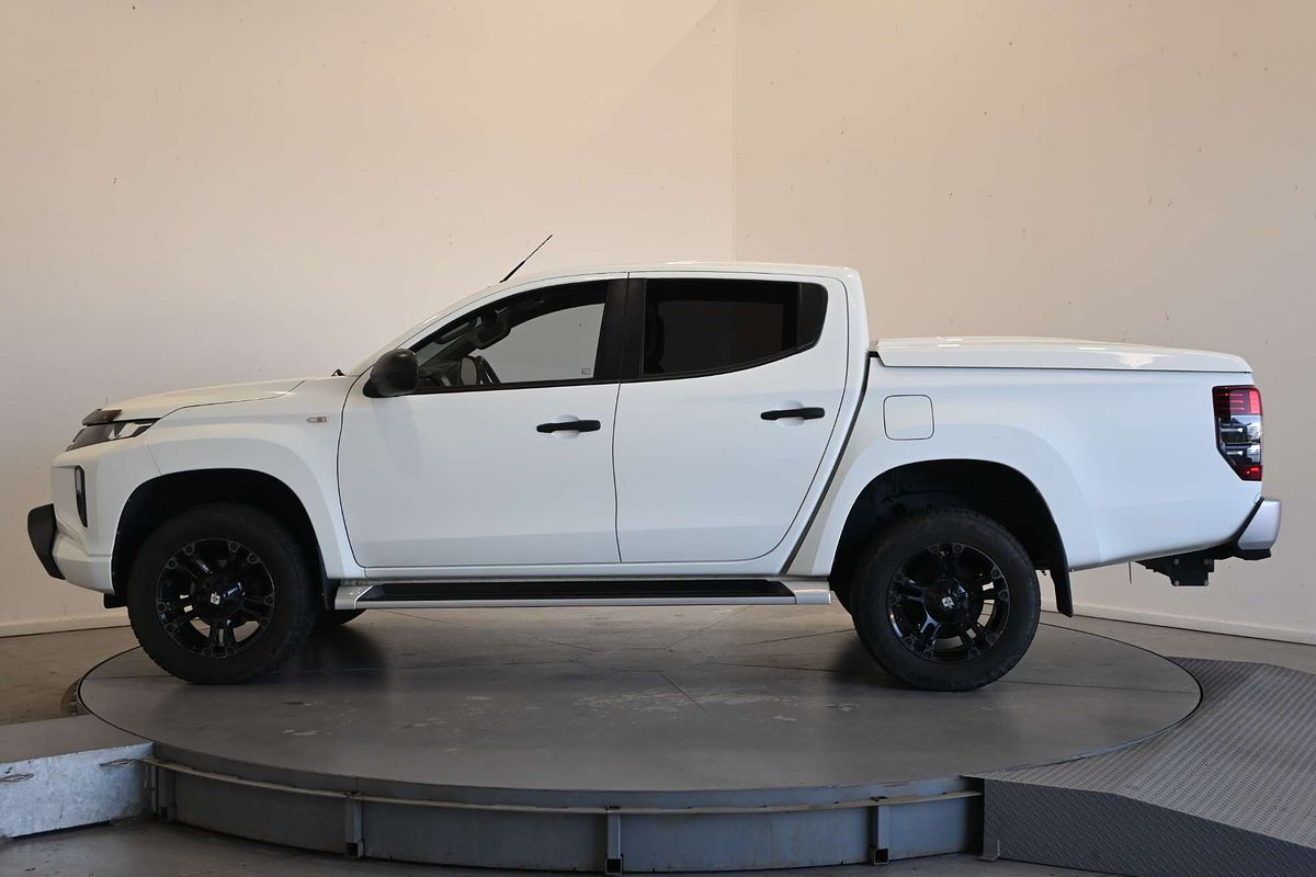 2018 Mitsubishi Triton GLX MR 4X4