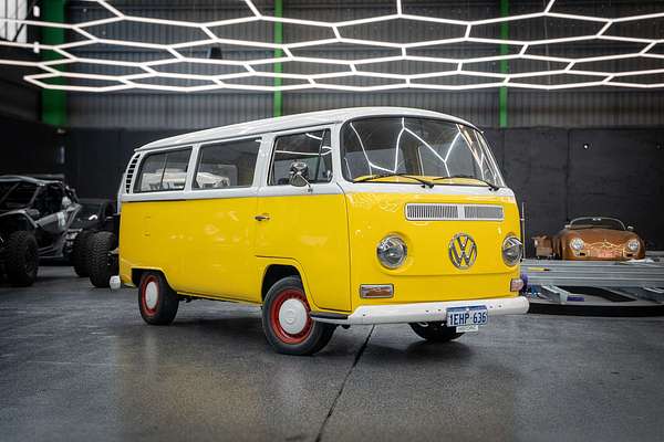 1971 Volkswagen Kombi Transporter Microbus Type 2