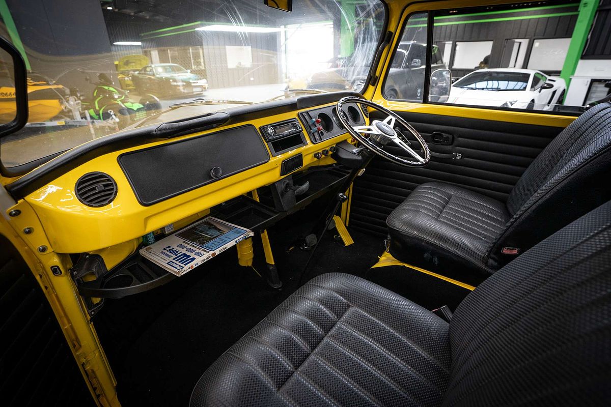 1971 Volkswagen Kombi Transporter Microbus Type 2